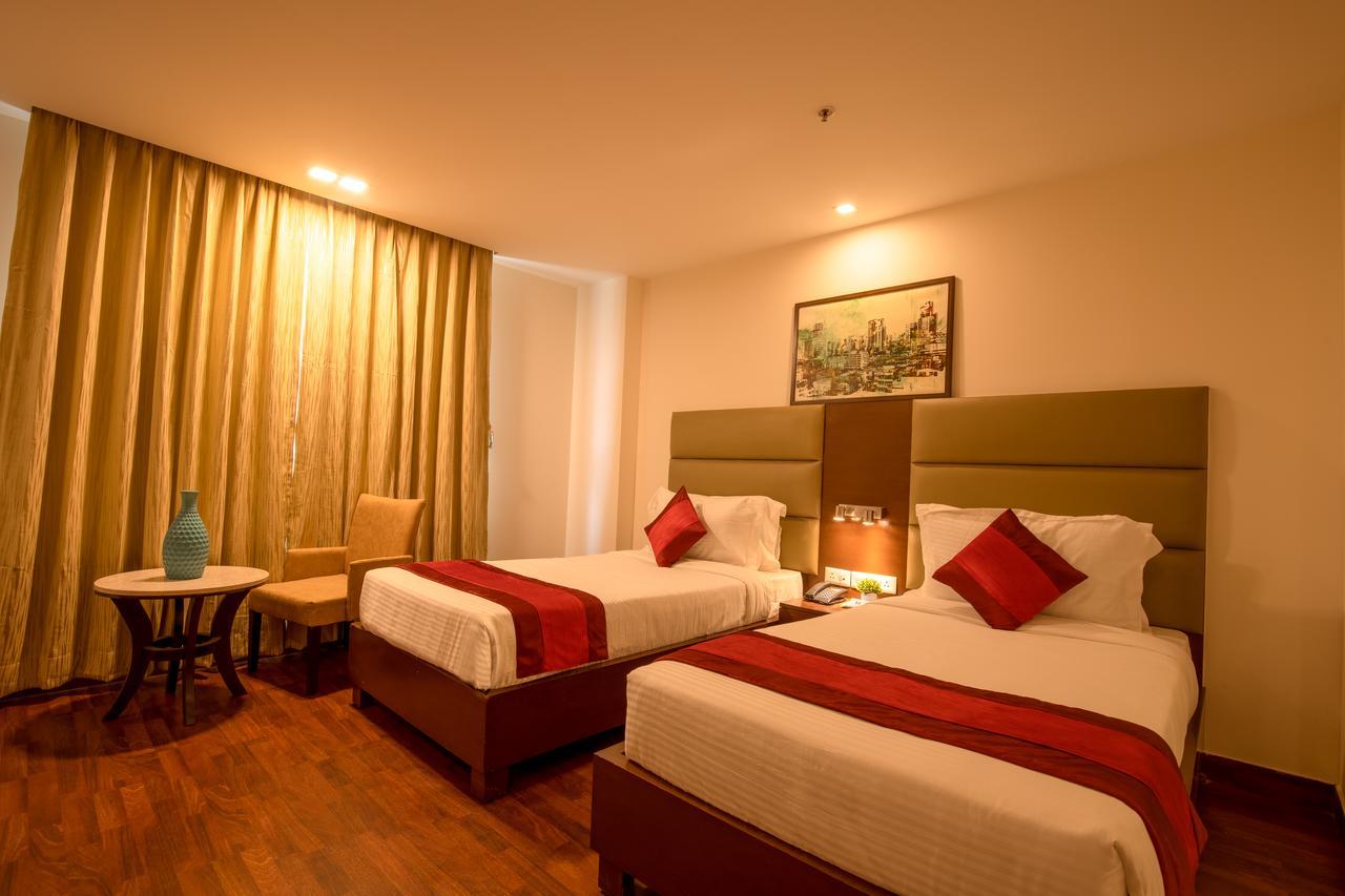 Lemon Tree Hotel, Нойда Экстерьер фото