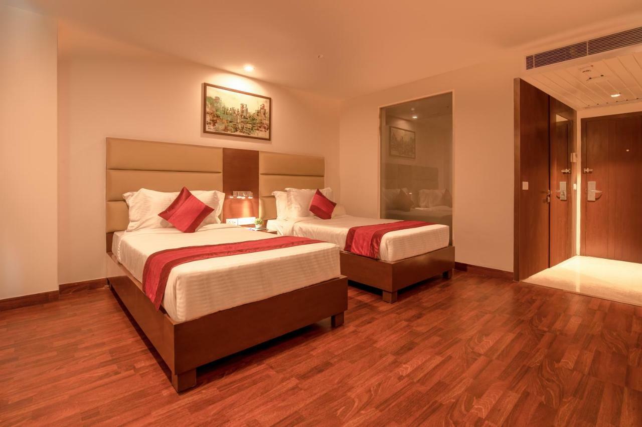 Lemon Tree Hotel, Нойда Экстерьер фото